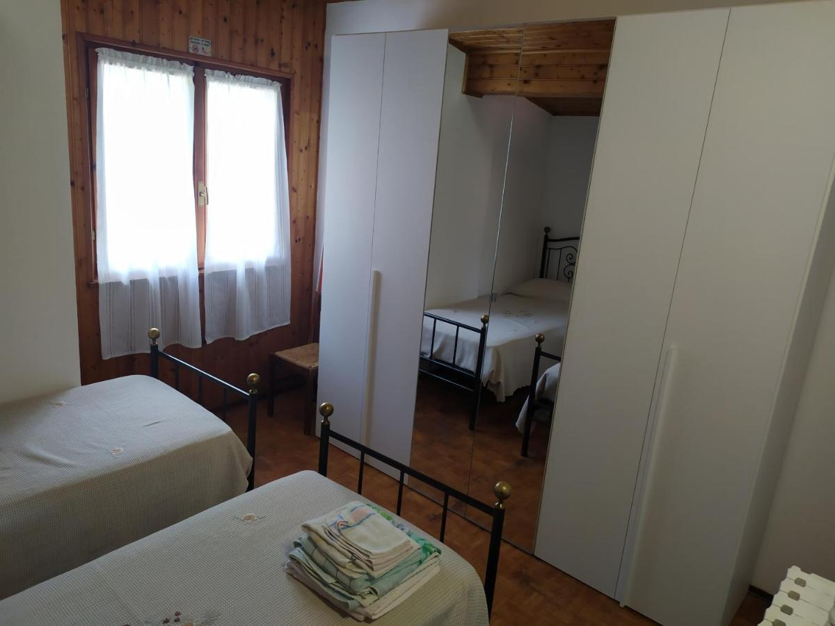 Appartamento Gianna Porto Valtravaglia Exterior foto
